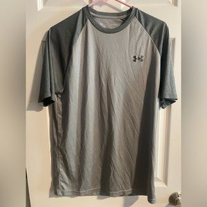 Under Armour T-shirt